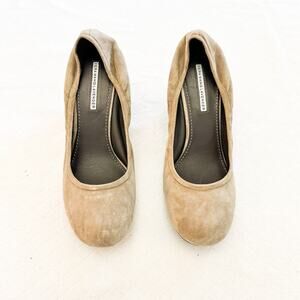 Vera Wang Lavender Suede Wedge Pump Round Toe Shoes Size 10